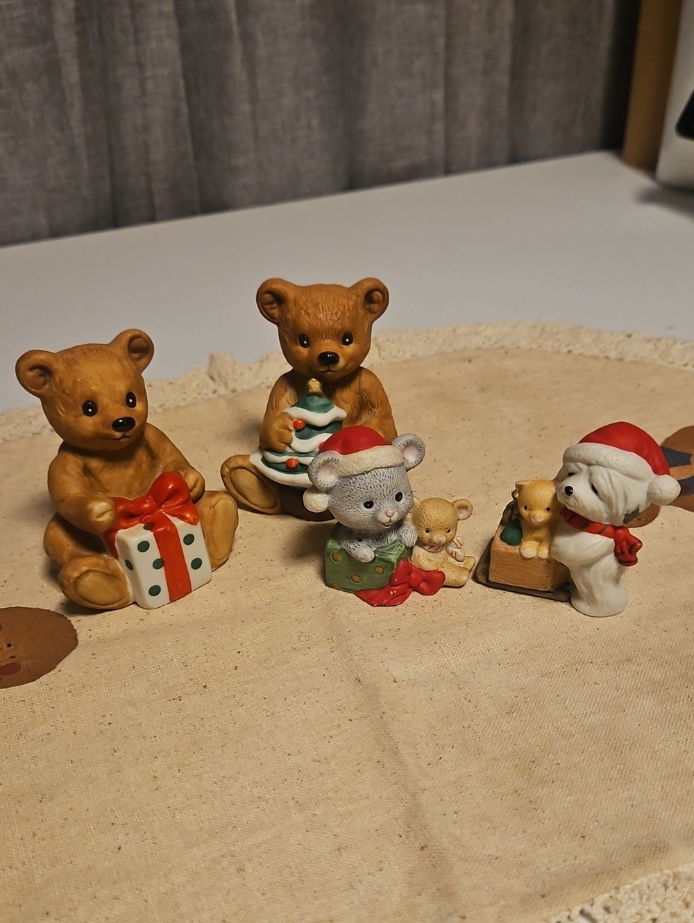 Homco  Christmas Figurine Set